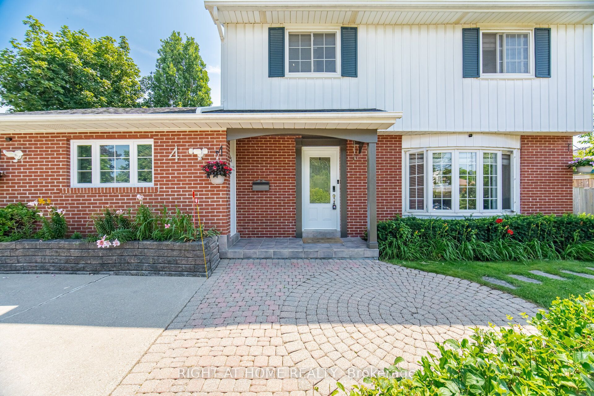 4 Rosefield Drive, Halton Hills, ON L7G 4R1 photo 5