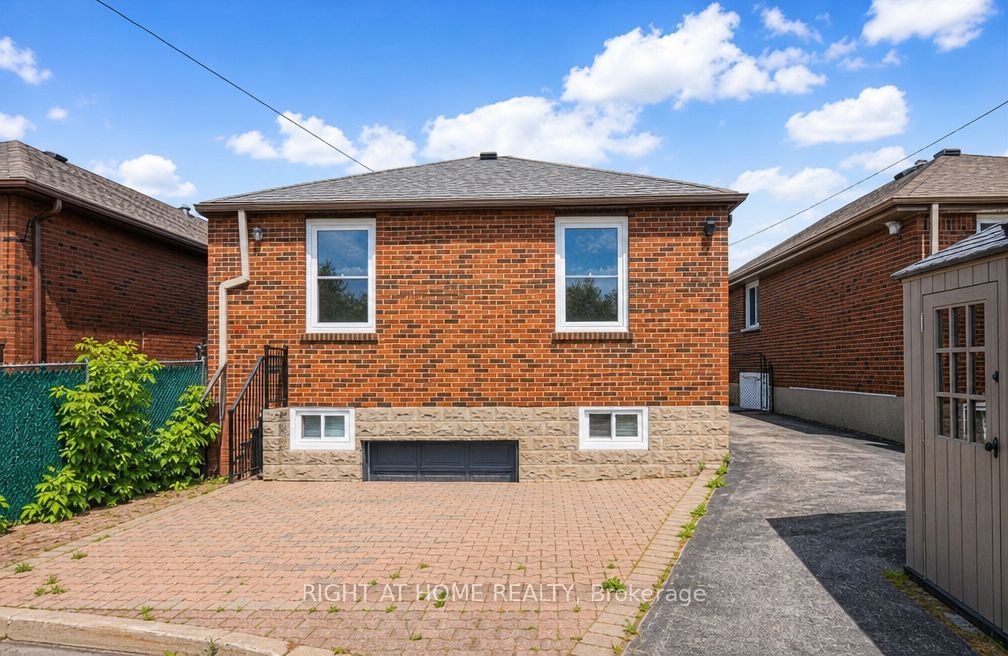 1788 Keele Street, Toronto, ON M6M 3X1