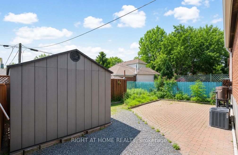 1788 Keele Street, Toronto, ON M6M 3X1 photo 2
