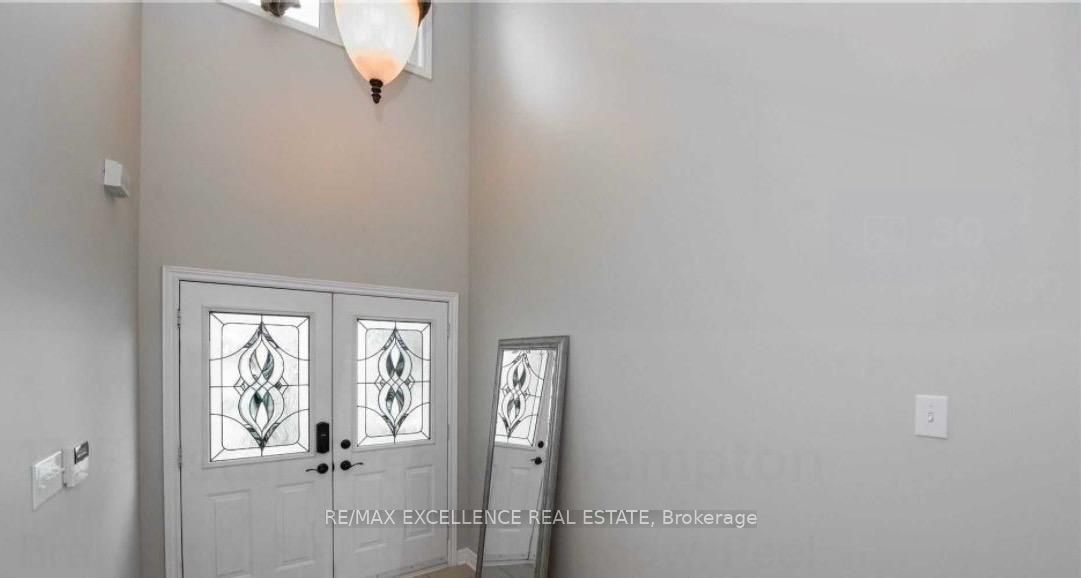 17 Fallstar Crescent, Brampton, ON L7A 2J5 photo 3