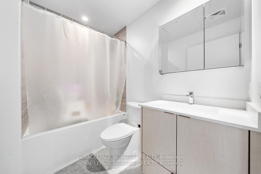 1928 Lake Shore Boulevard W 2115, Toronto, ON M6S 0B1 photo 5