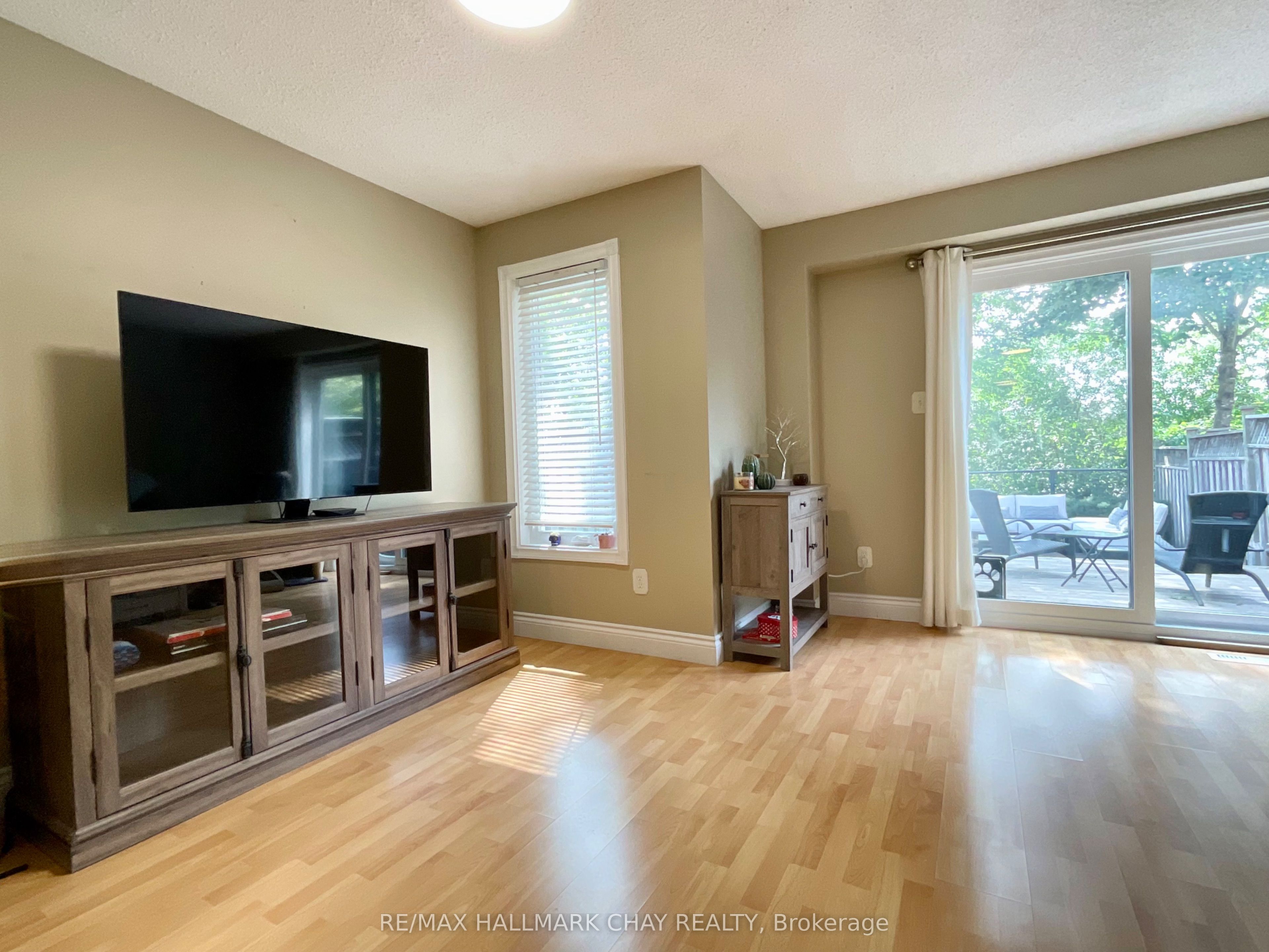 14 Gardenia Way, Caledon, ON L7C 1B2 photo 2
