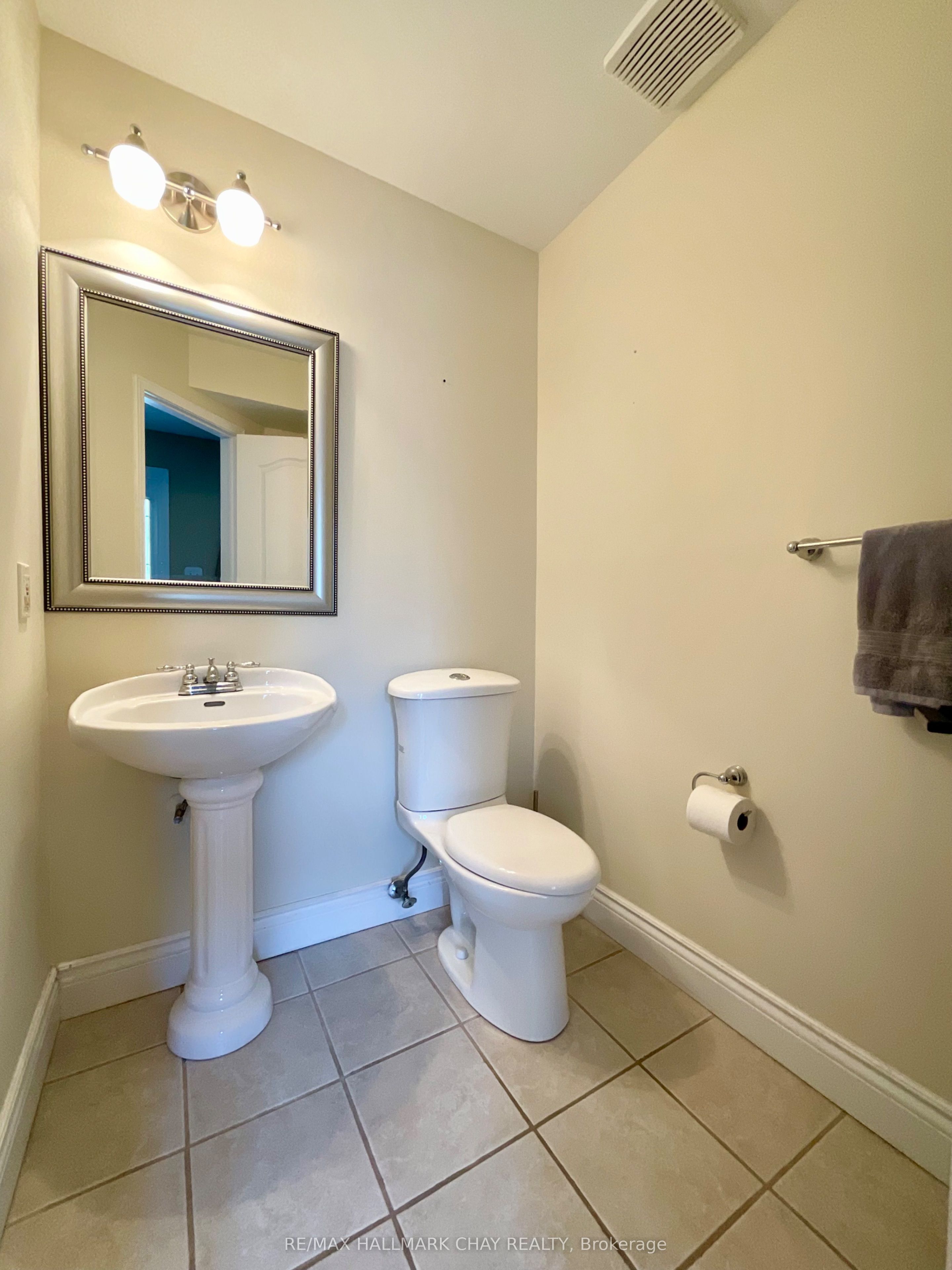 14 Gardenia Way, Caledon, ON L7C 1B2 photo 4