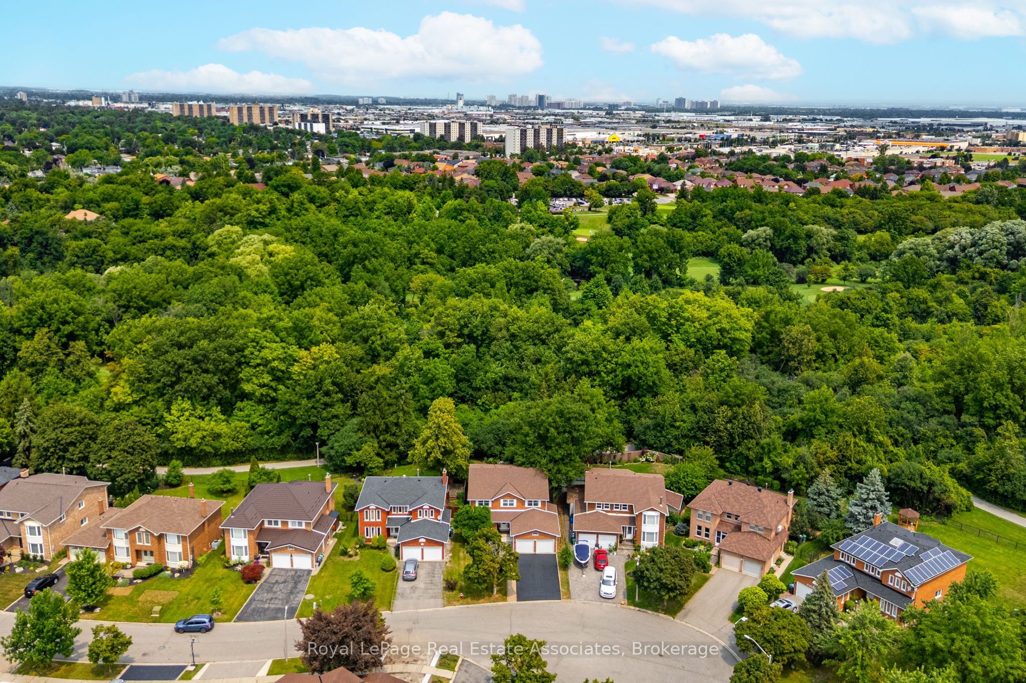 82 Turtlecreek Boulevard, Brampton, ON L6W 3X9