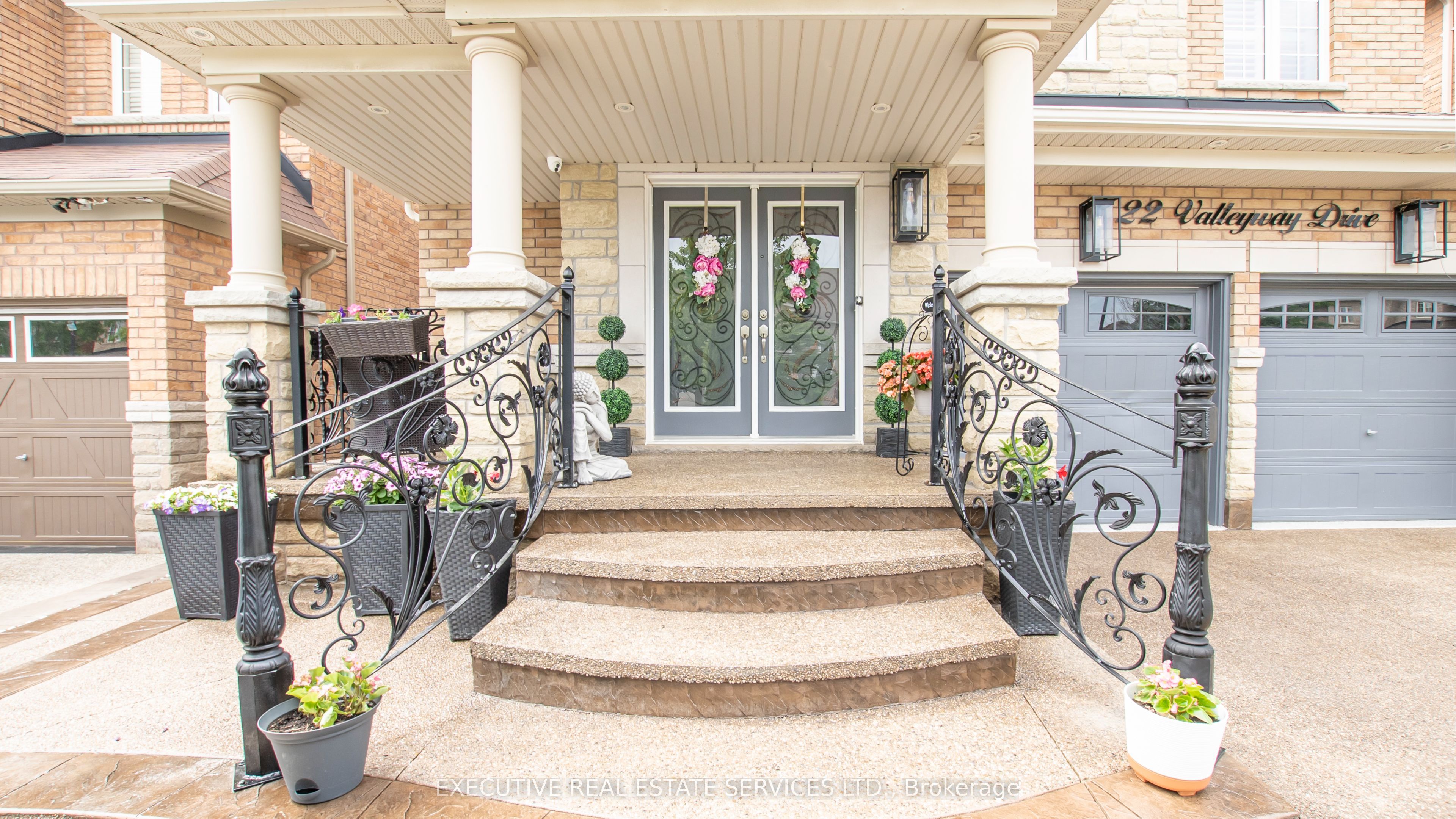 22 Valleyway Drive, Brampton, ON L6X 5G3 photo 2