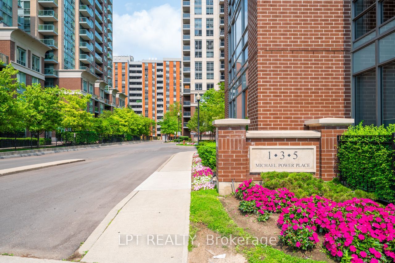 1 Michael Power Place, Toronto, ON M9A 0A1 photo 2