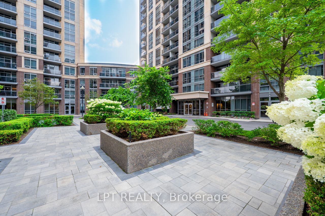 1 Michael Power Place, Toronto, ON M9A 0A1 photo 3