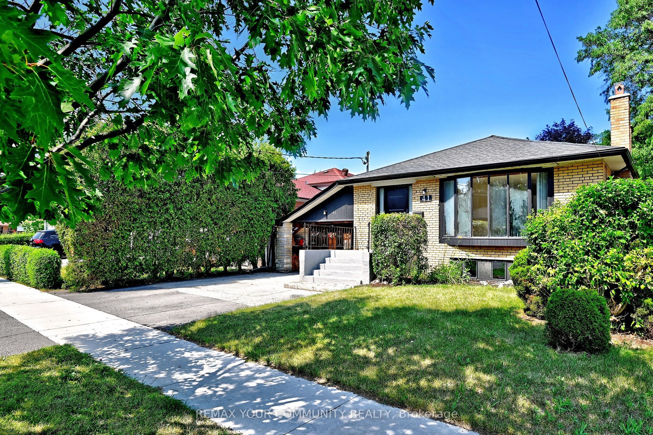 41 Stanwood Crescent, Toronto, ON M9M 2A2 photo 3
