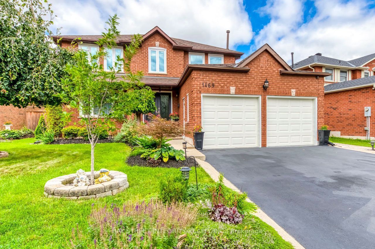 1469 Reeves Gate, Oakville, ON L6M 3E2
