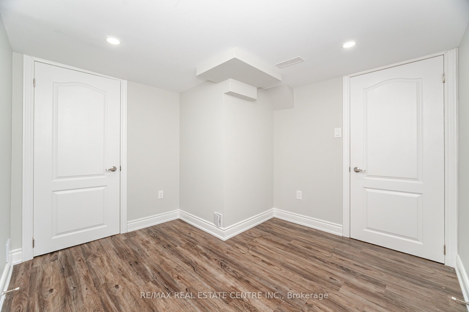 3885 Rippleton Lane Basement, Mississauga, ON L5N 6V7