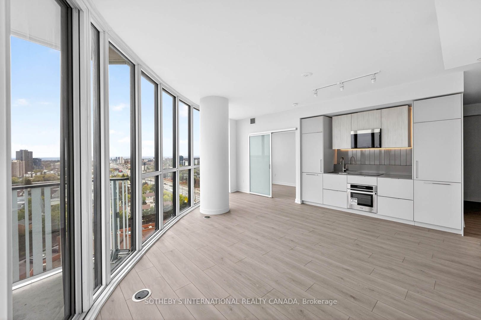 1 Fairview Road E 3203, Mississauga, ON L5A 0B4 photo 3