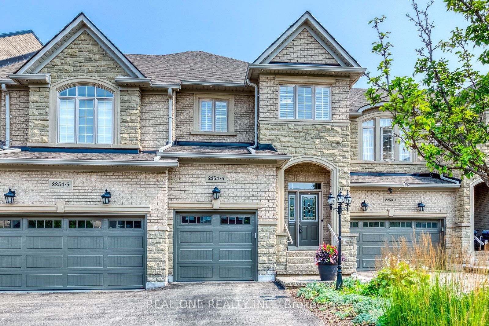 2254 Rockingham Drive 6, Oakville, ON L6H 7H8 photo 2