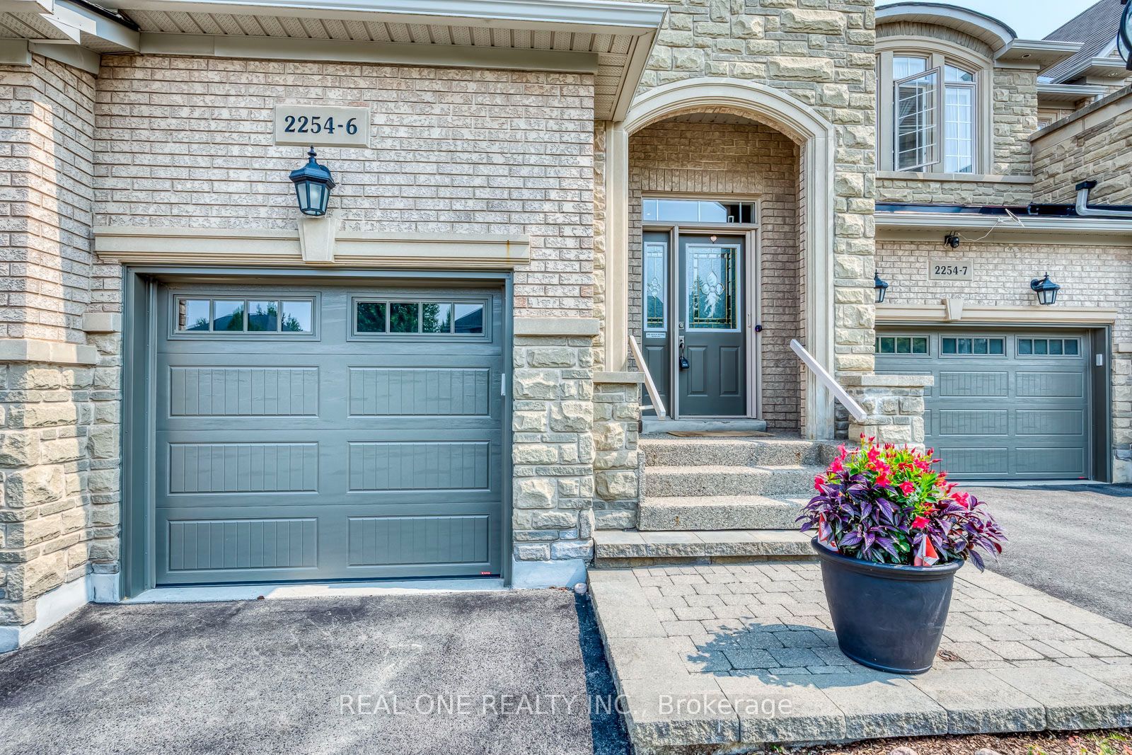 2254 Rockingham Drive 6, Oakville, ON L6H 7H8 photo 3