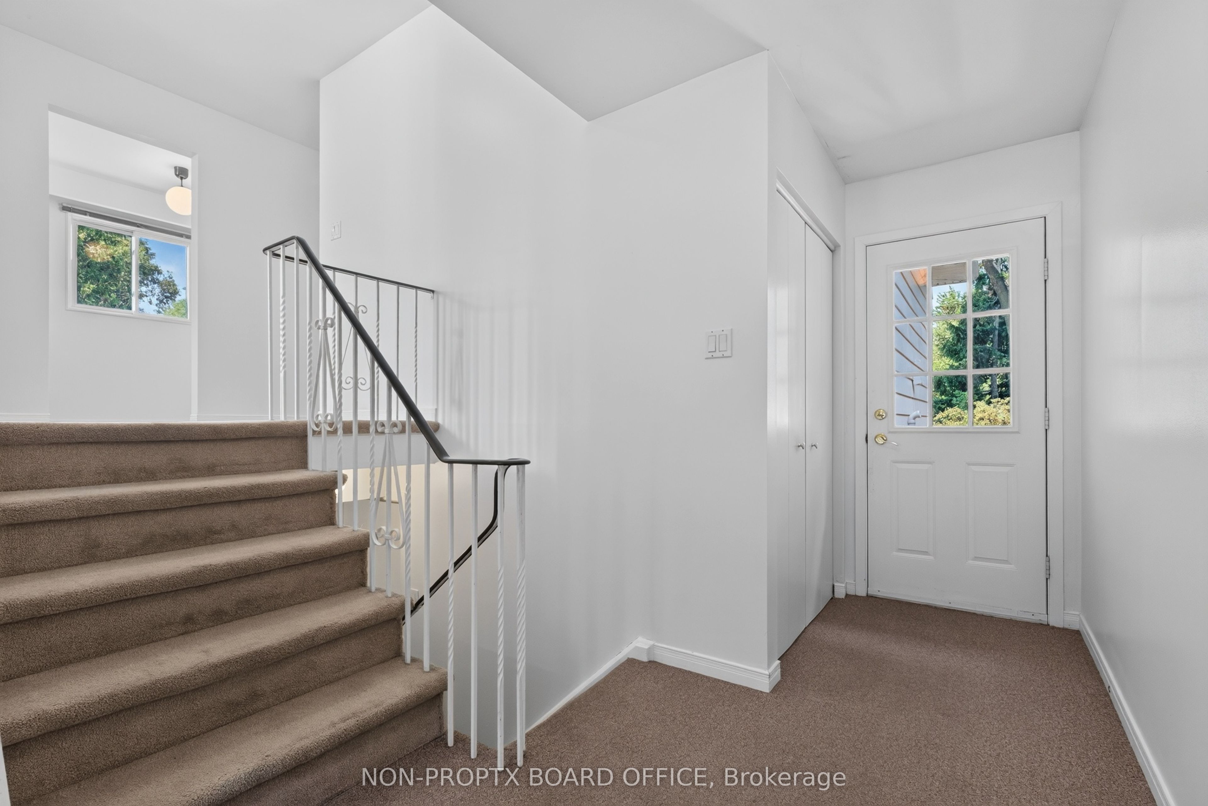 5051 Brady Avenue, Burlington, ON L7L 3X5 photo 5