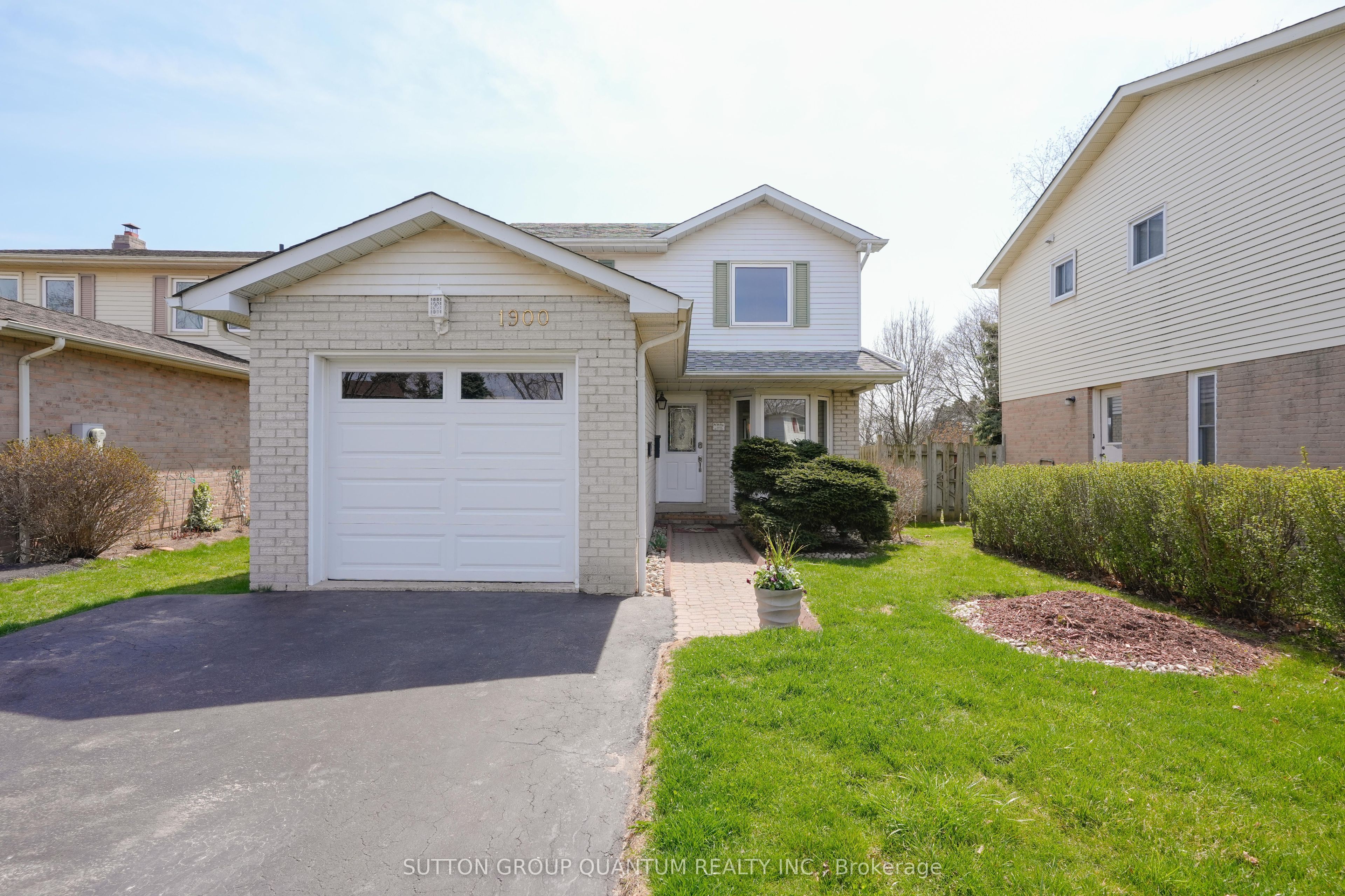 1900 Carrera Court, Mississauga, ON L5H 3B2 photo 2