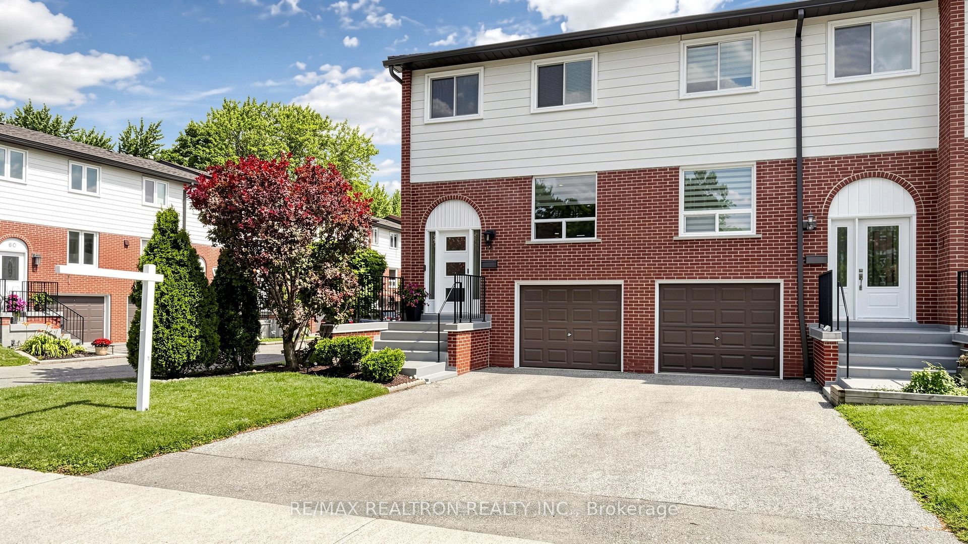 2445 Homelands Drive 18, Mississauga, ON L5K 2C6 photo 2