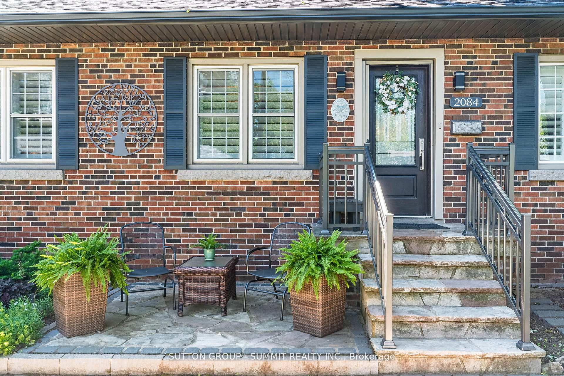 2084 EDINBURGH Drive, Burlington, ON L7R 2C9 photo 3