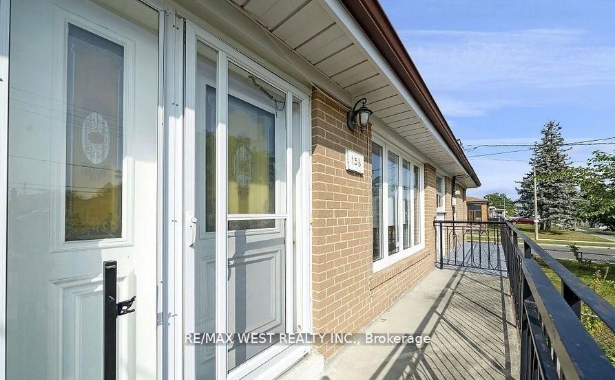 136 Duncanwoods Drive, Toronto, ON M9L 2E1 photo 3