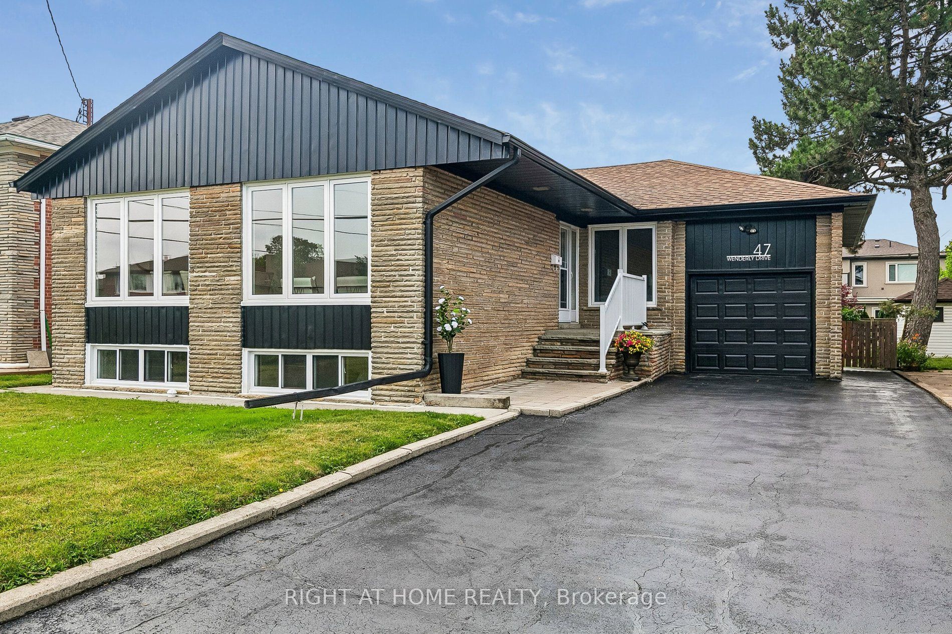 47 Wenderly Drive, Toronto, ON M6B 2P1 photo 5