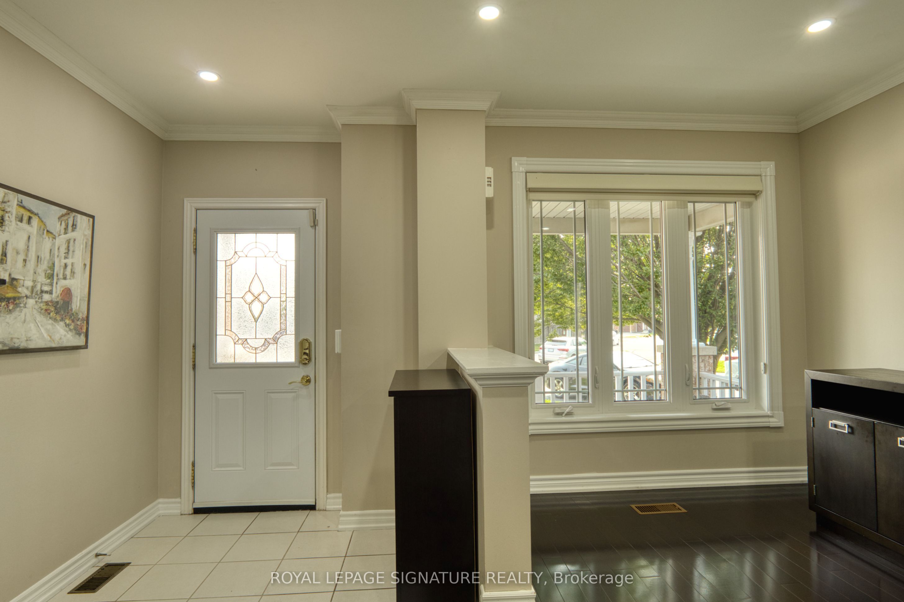 2449 BANKSIDE DR Drive, Mississauga, ON L5M 6E6 photo 4