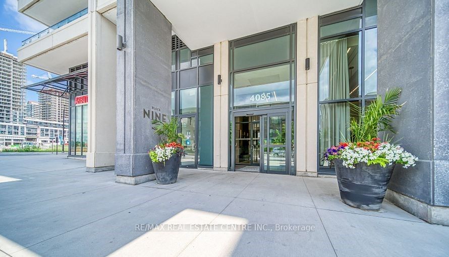4085 Parkside Village Drive 604, Mississauga, ON L5B 0K8 photo 2