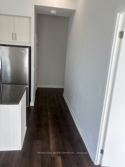 4085 Parkside Village Drive 604, Mississauga, ON L5B 0K8 photo 4