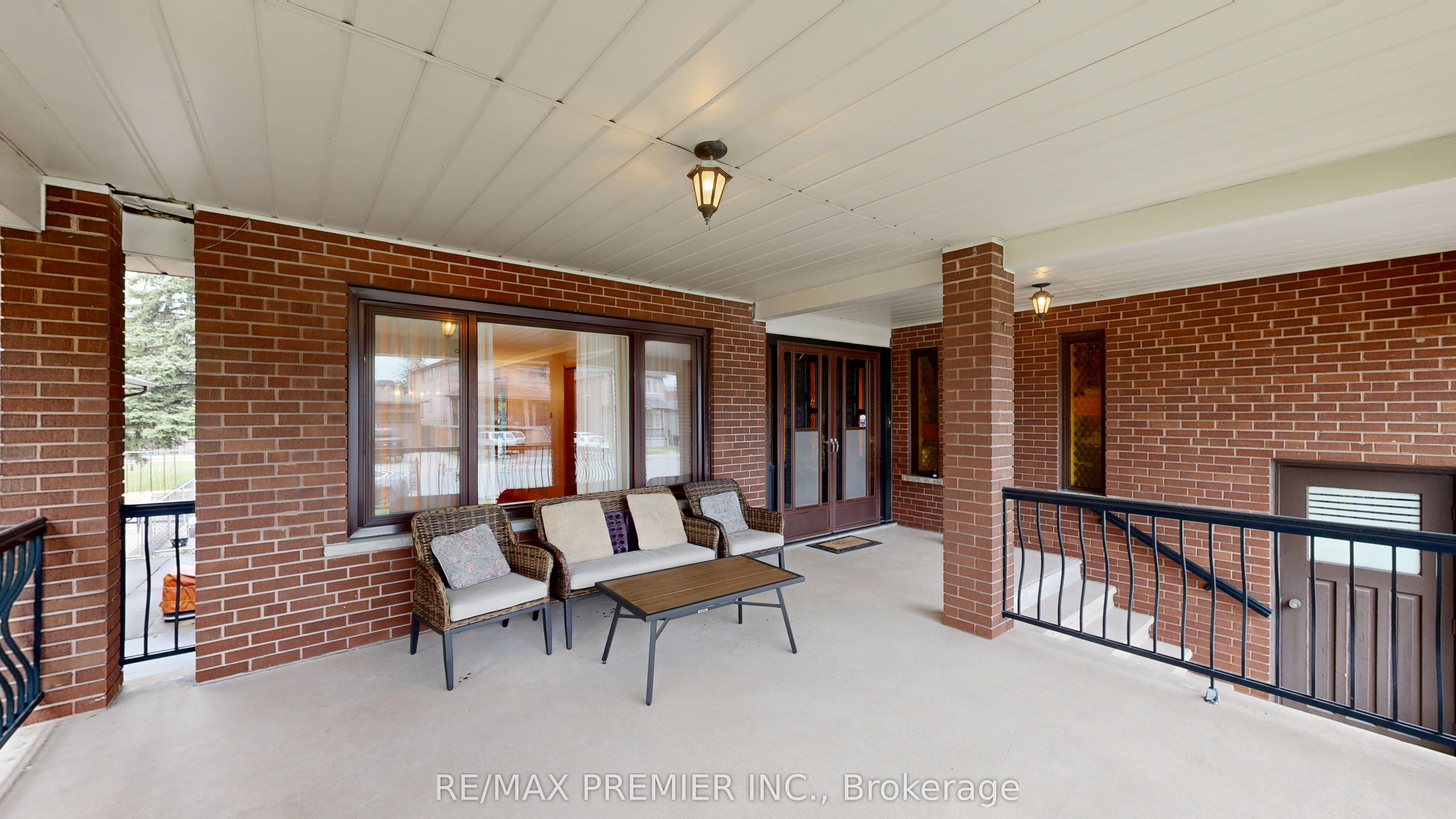 55 Chiswick Avenue, Toronto, ON M6E 1A1 photo 3