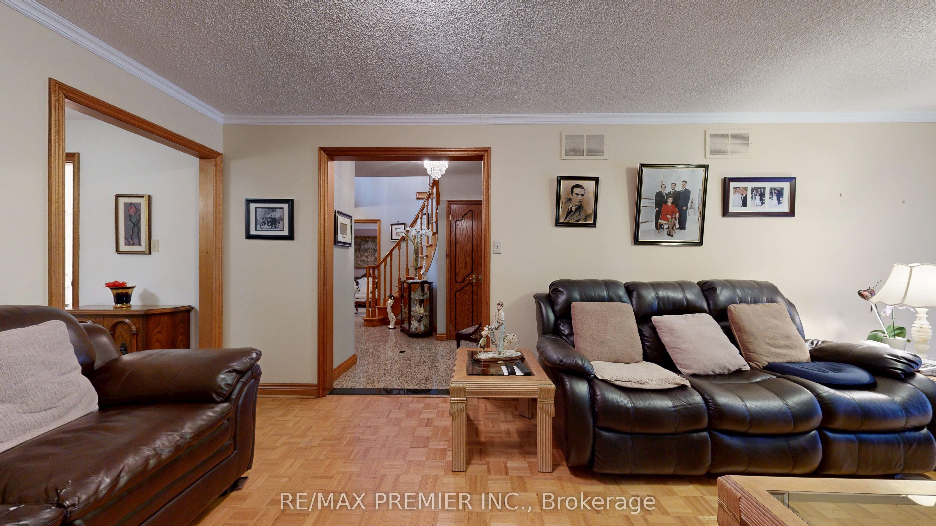 55 Chiswick Avenue, Toronto, ON M6E 1A1 photo 5