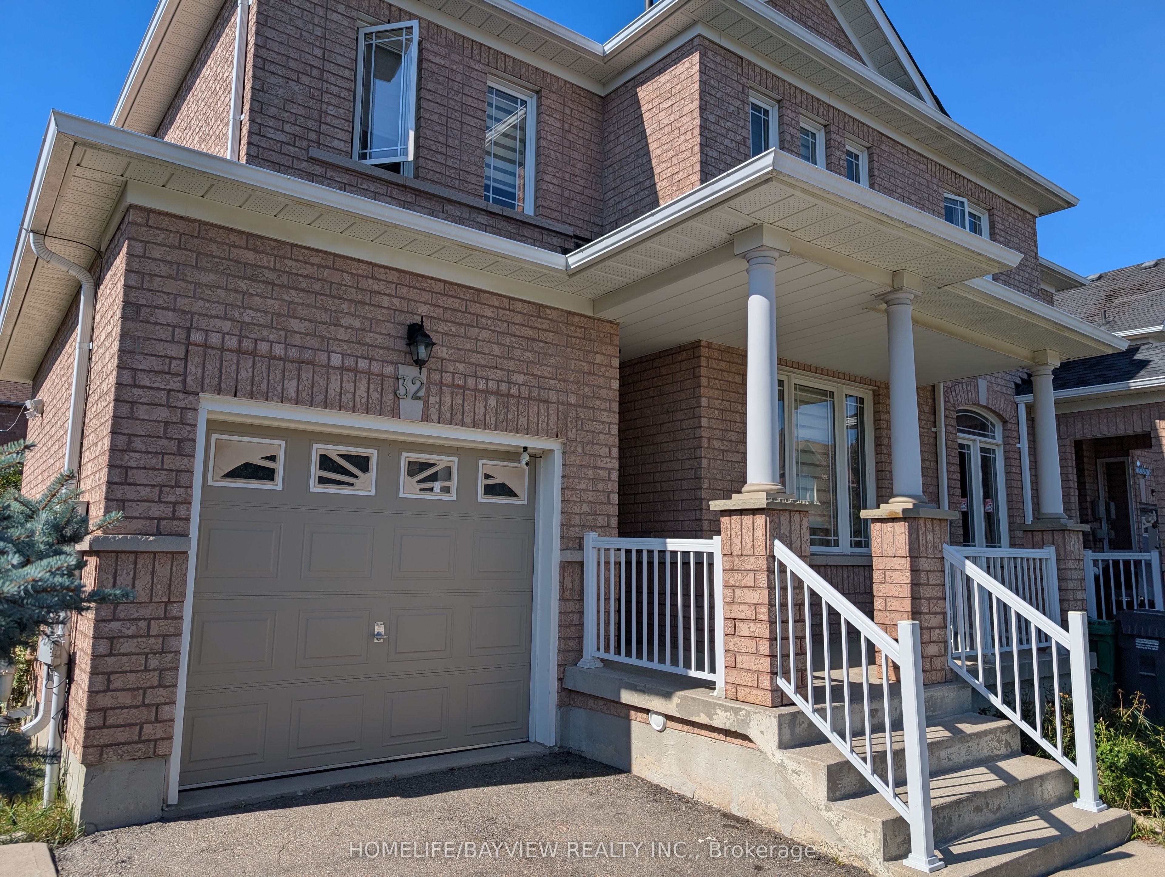 32 Devonsleigh Drive, Brampton, ON L7A 3S3 photo 2