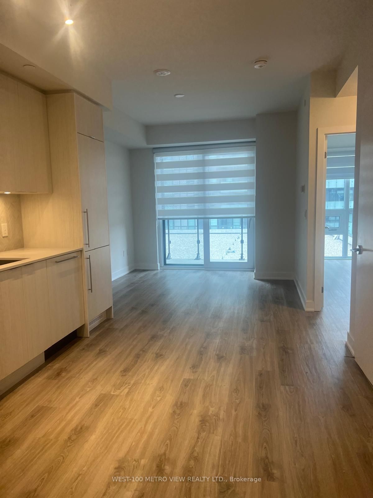 430 Square One Drive 811, Mississauga, ON L5B 0L6 photo 3