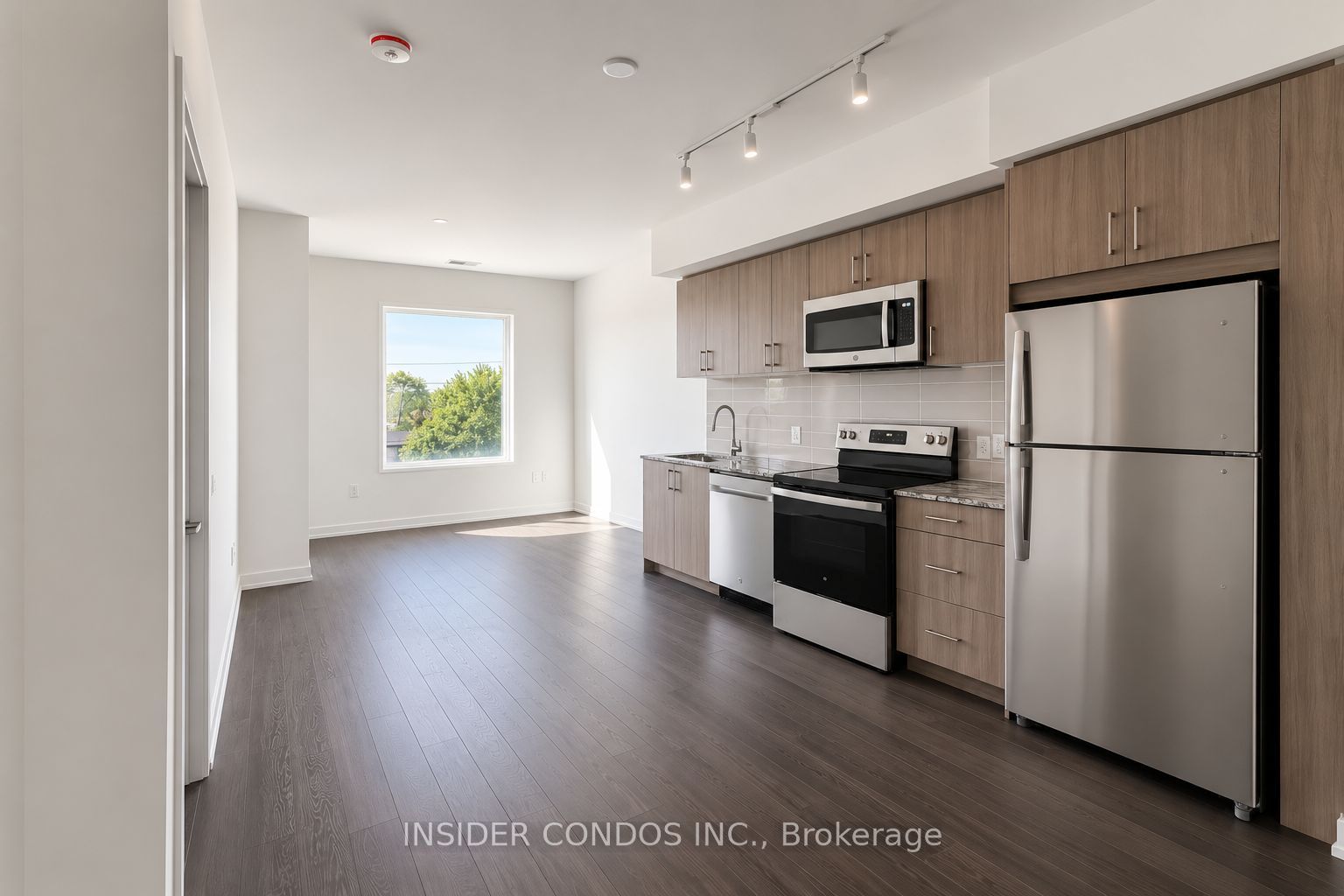 4010 Eglinton Avenue W 428, Toronto, ON M9P 1A6 photo 2