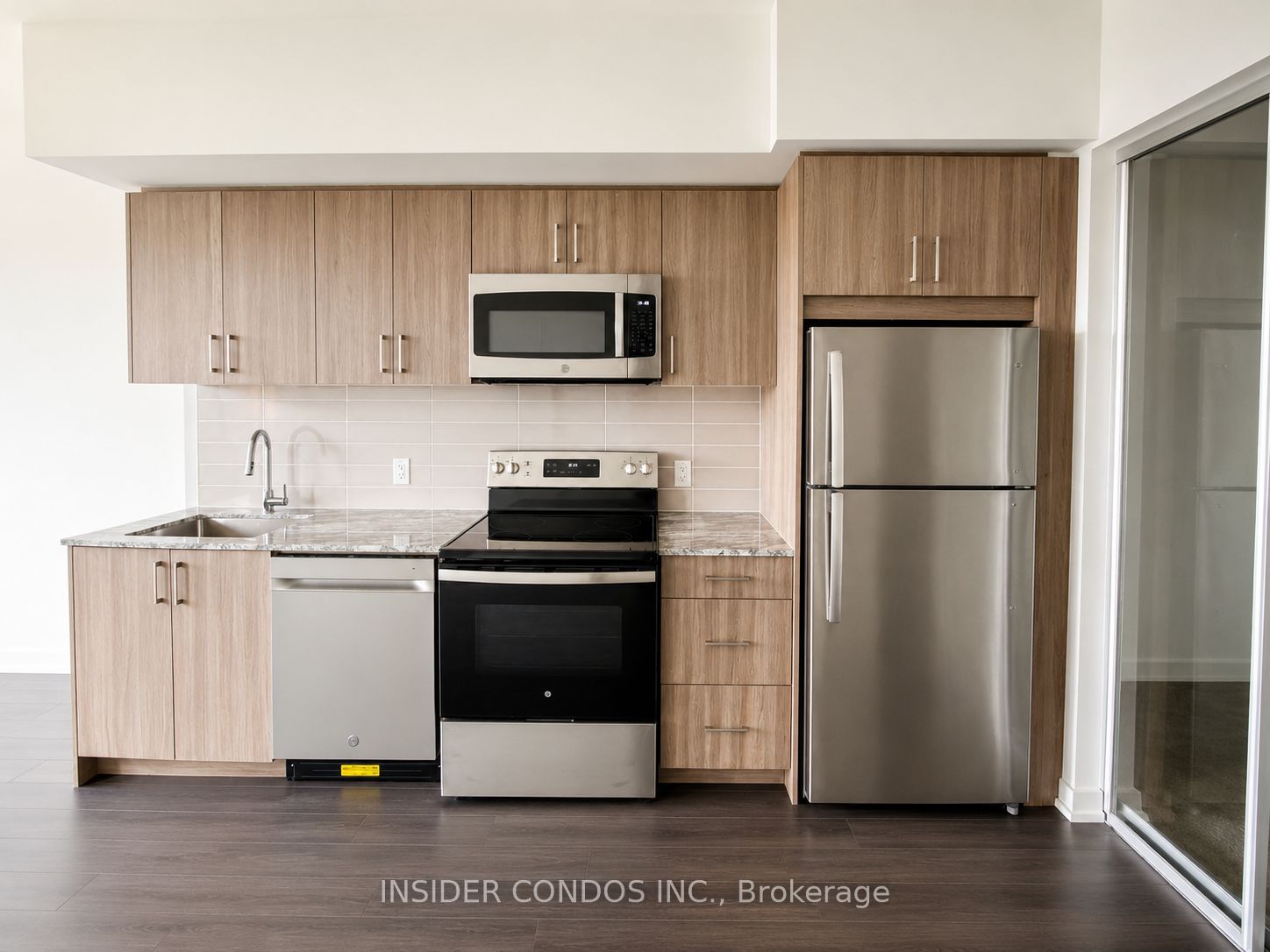4010 Eglinton Avenue W 428, Toronto, ON M9P 1A6 photo 4
