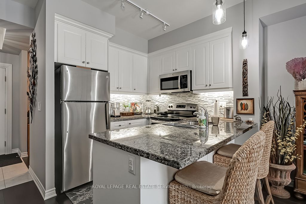 2300 Upper Middle Road 207, Oakville, ON L6M 4G6 photo 4