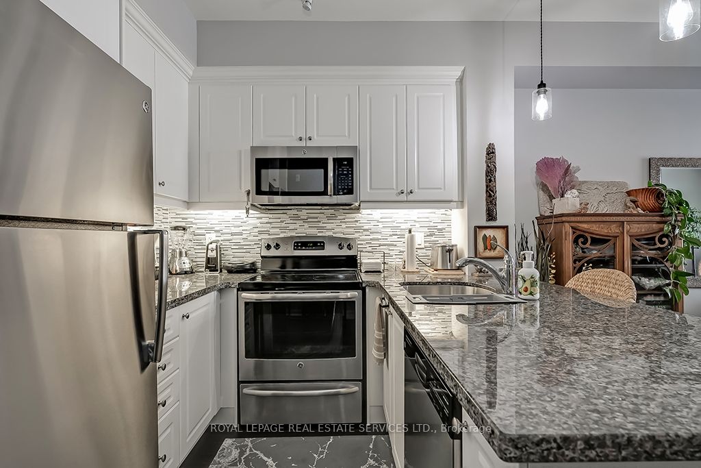 2300 Upper Middle Road 207, Oakville, ON L6M 4G6 photo 5