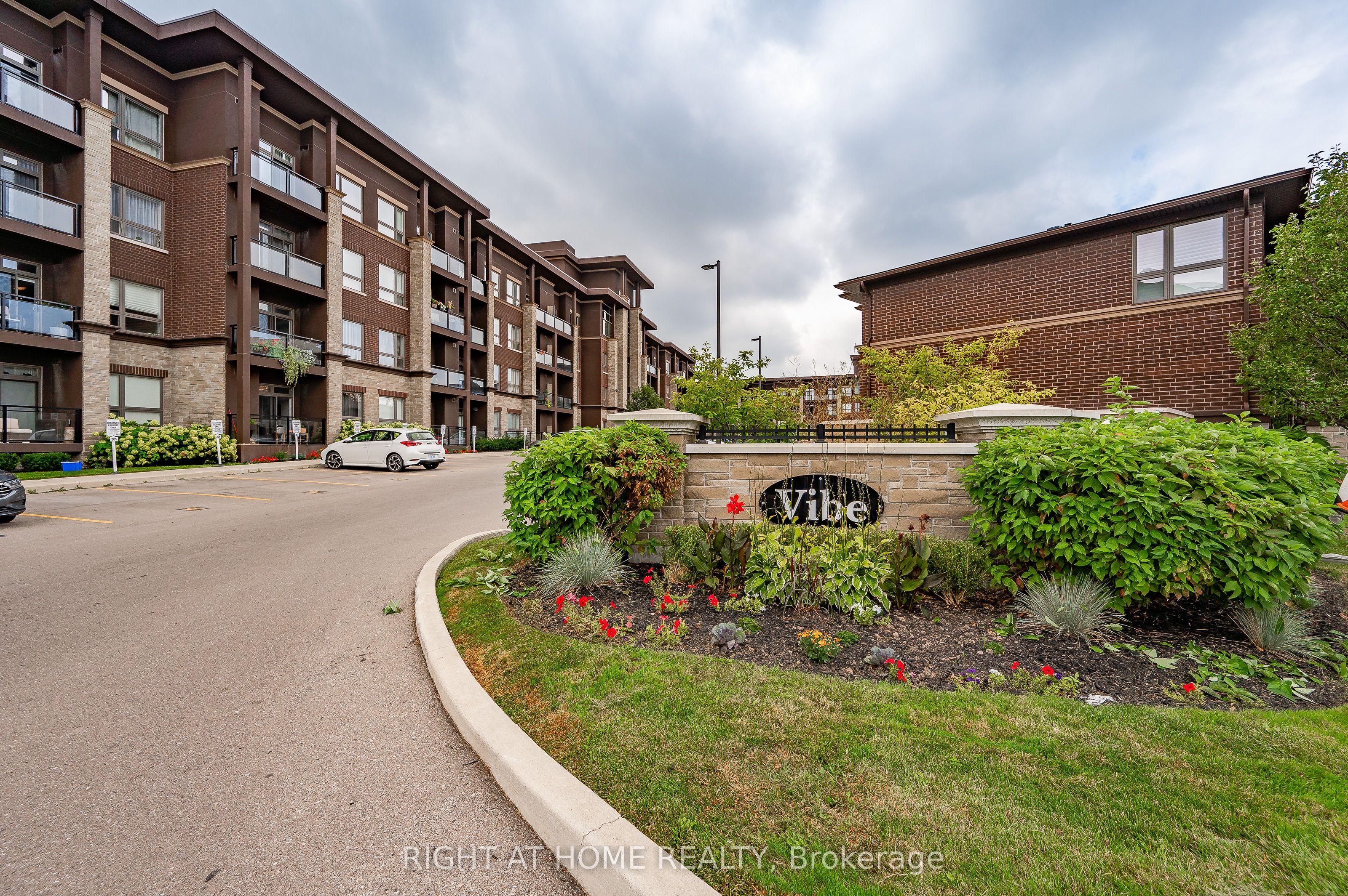 5020 Corporate Drive 107, Burlington, ON L7L 0H7 photo 2