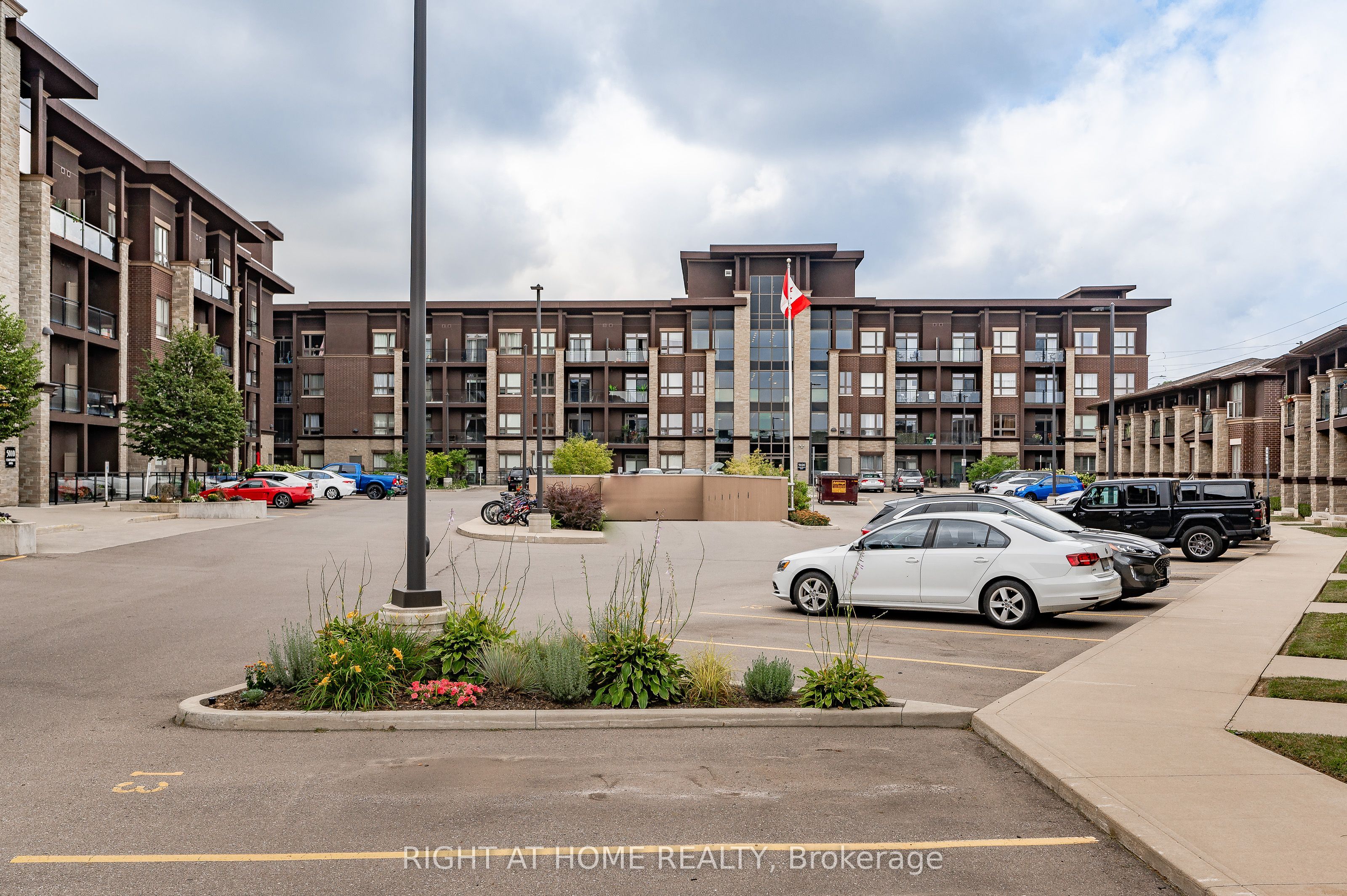 5020 Corporate Drive 107, Burlington, ON L7L 0H7 photo 3
