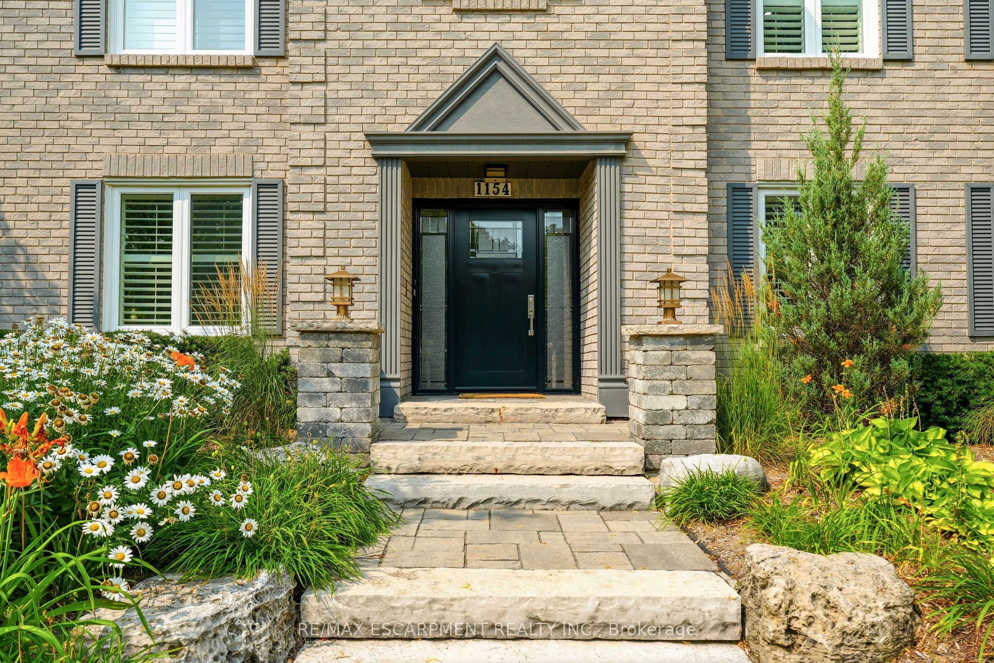 1154 Windrush Drive, Oakville, ON L6M 1T8 photo 2