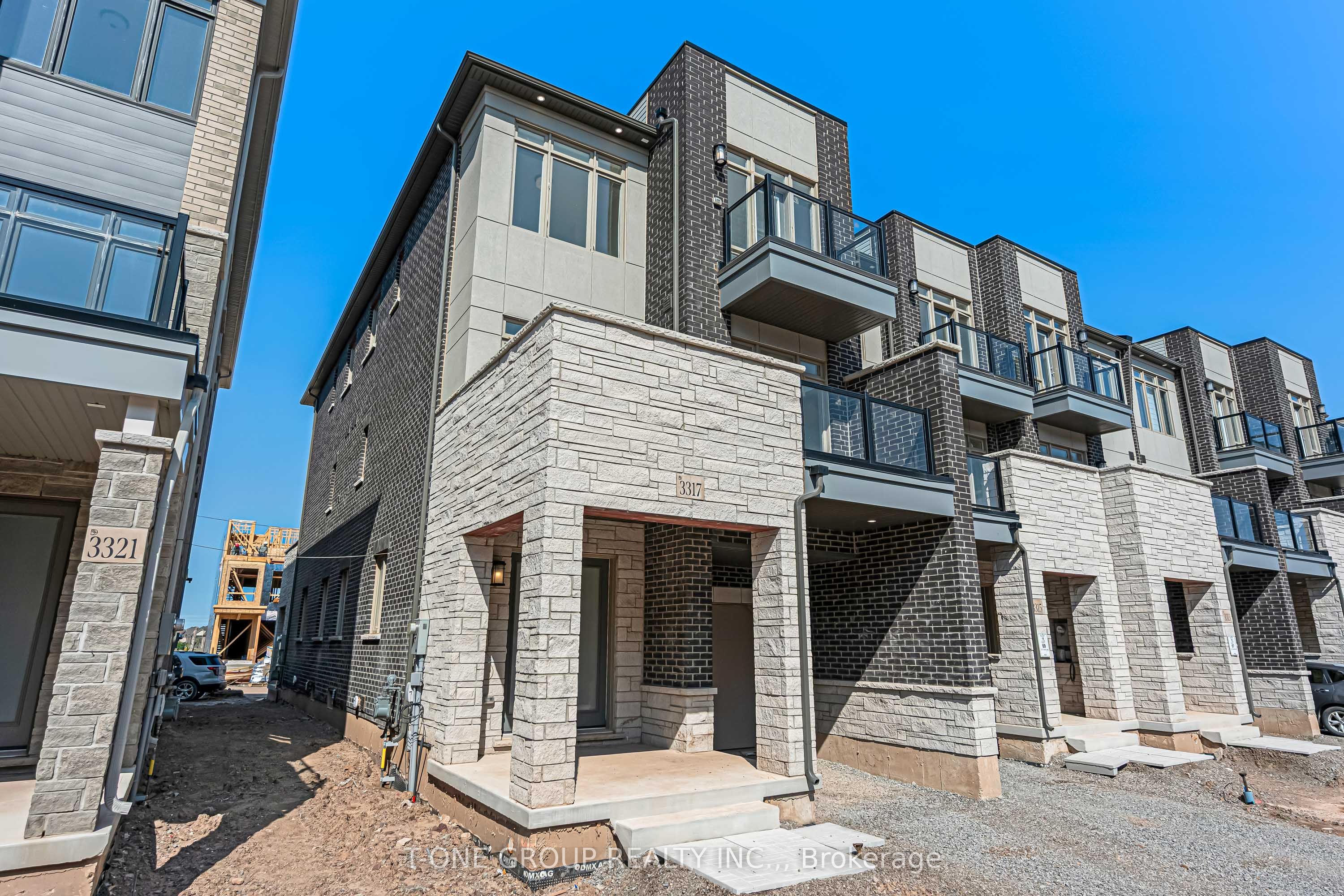 3317 Azam Way, Oakville, ON L6M 5S2 photo 4