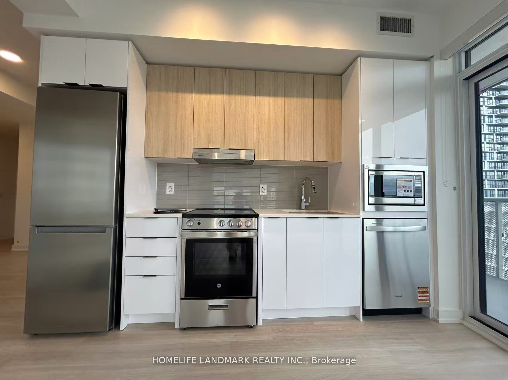 5105 Hurontario Street 708, Mississauga, ON L4Z 3X7 photo 3
