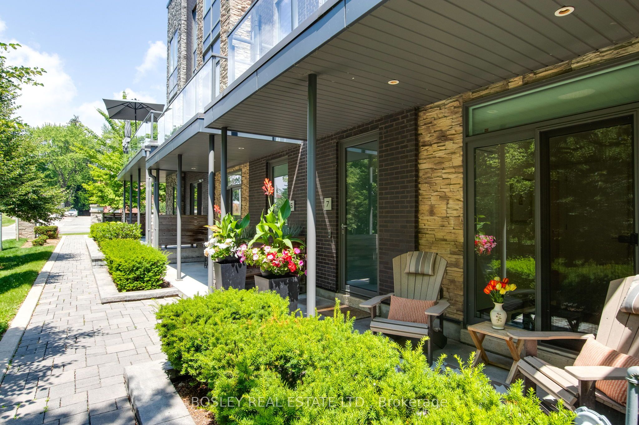 7 Godfrey's Lane, Mississauga, ON L5H 2T1 photo 4