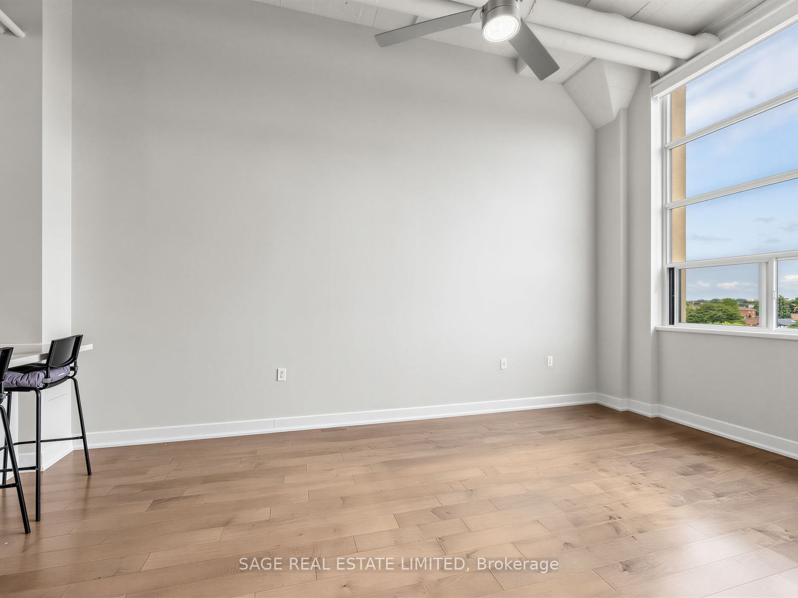 1001 Roselawn Avenue 424, Toronto, ON M6B 4M4 photo 5