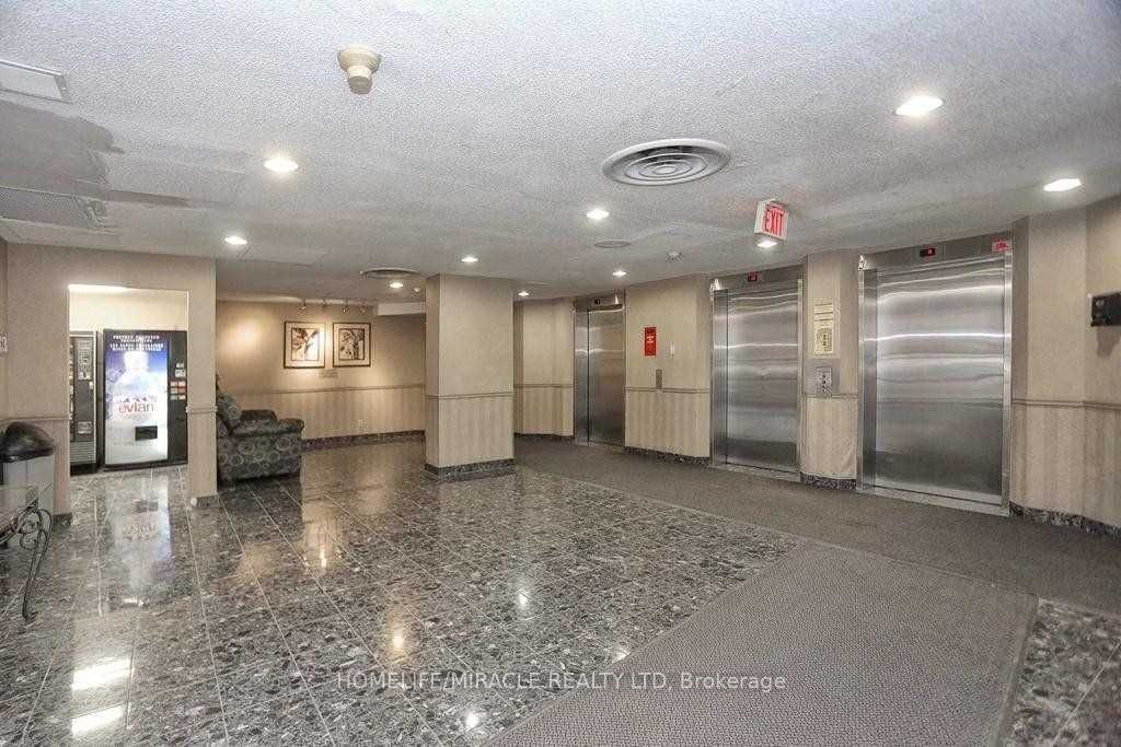 35 Trailwood Drive 2217, Mississauga, ON L4Z 3L6 photo 3