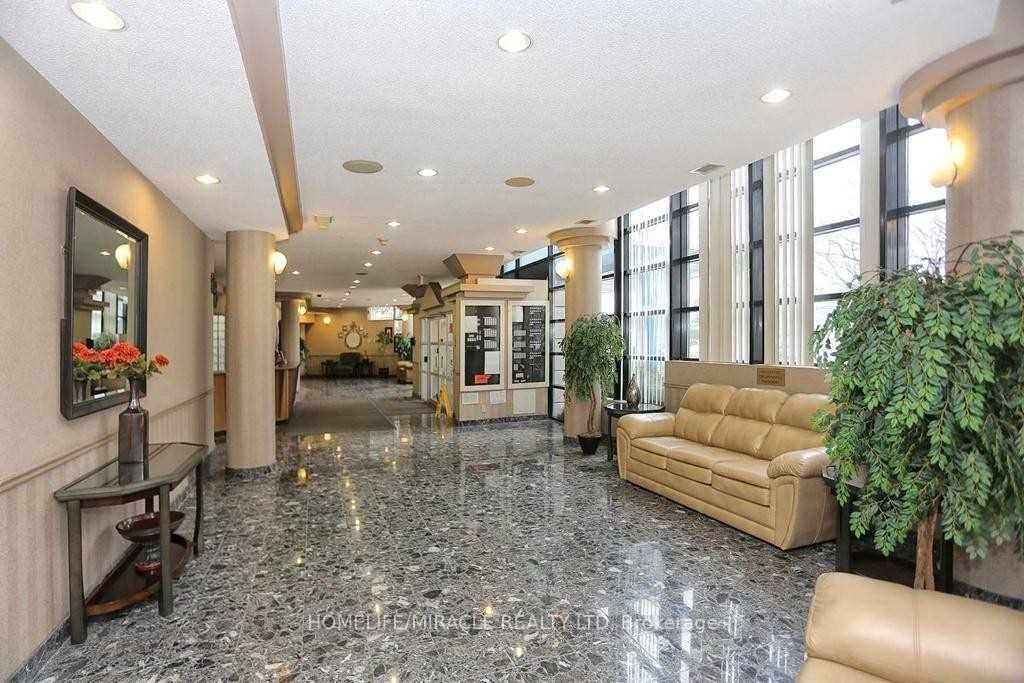 35 Trailwood Drive 2217, Mississauga, ON L4Z 3L6 photo 4