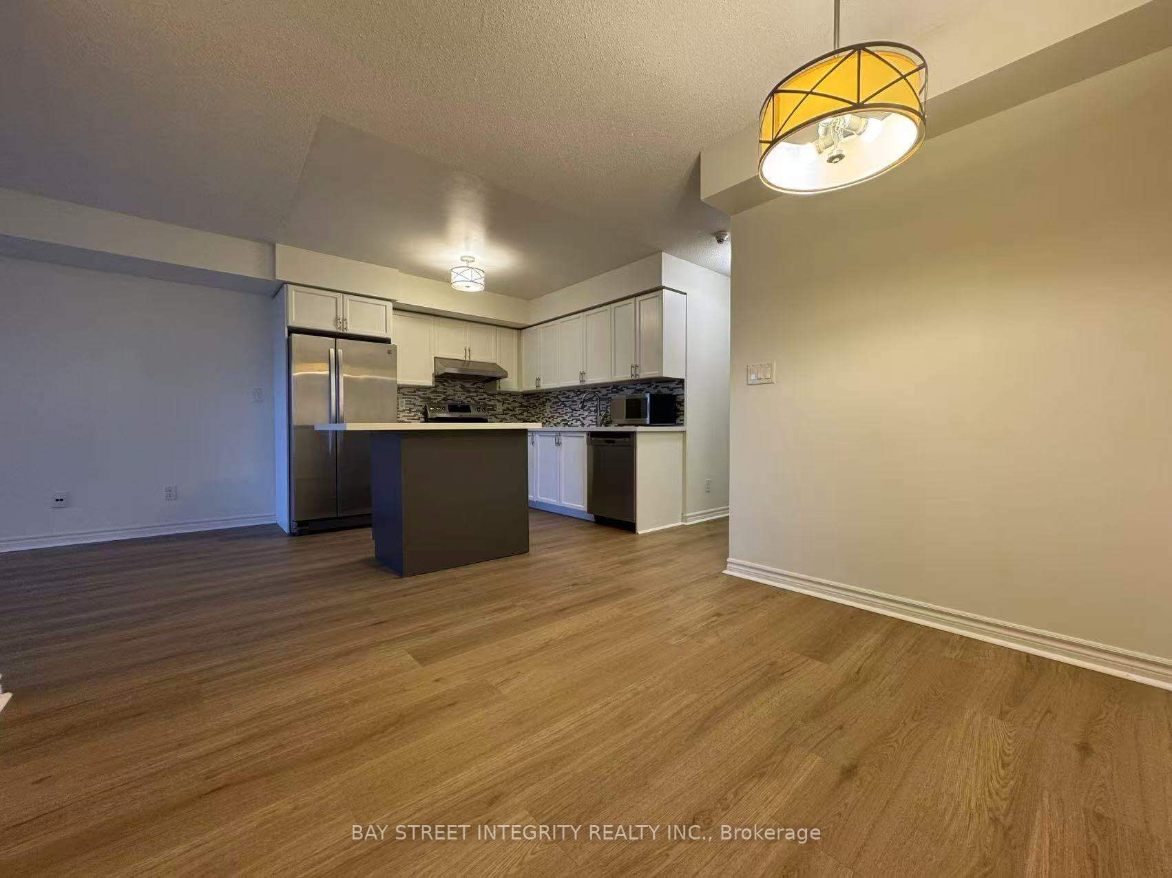 3888 Duke Of York Boulevard 2328, Mississauga, ON L5B 4P5 photo 2
