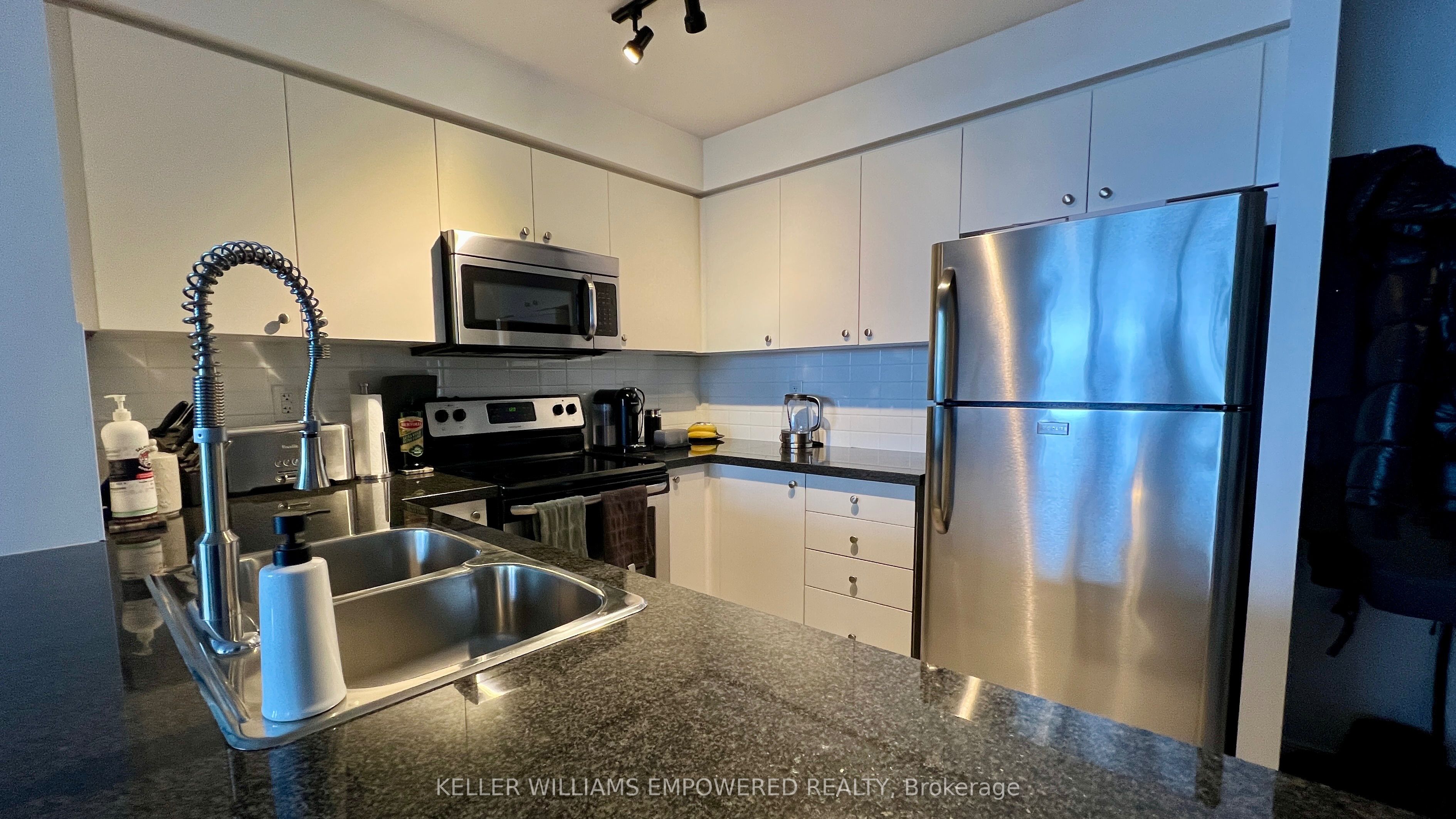 3 Michael Power Place 2806, Toronto, ON M9A 0A2 photo 5