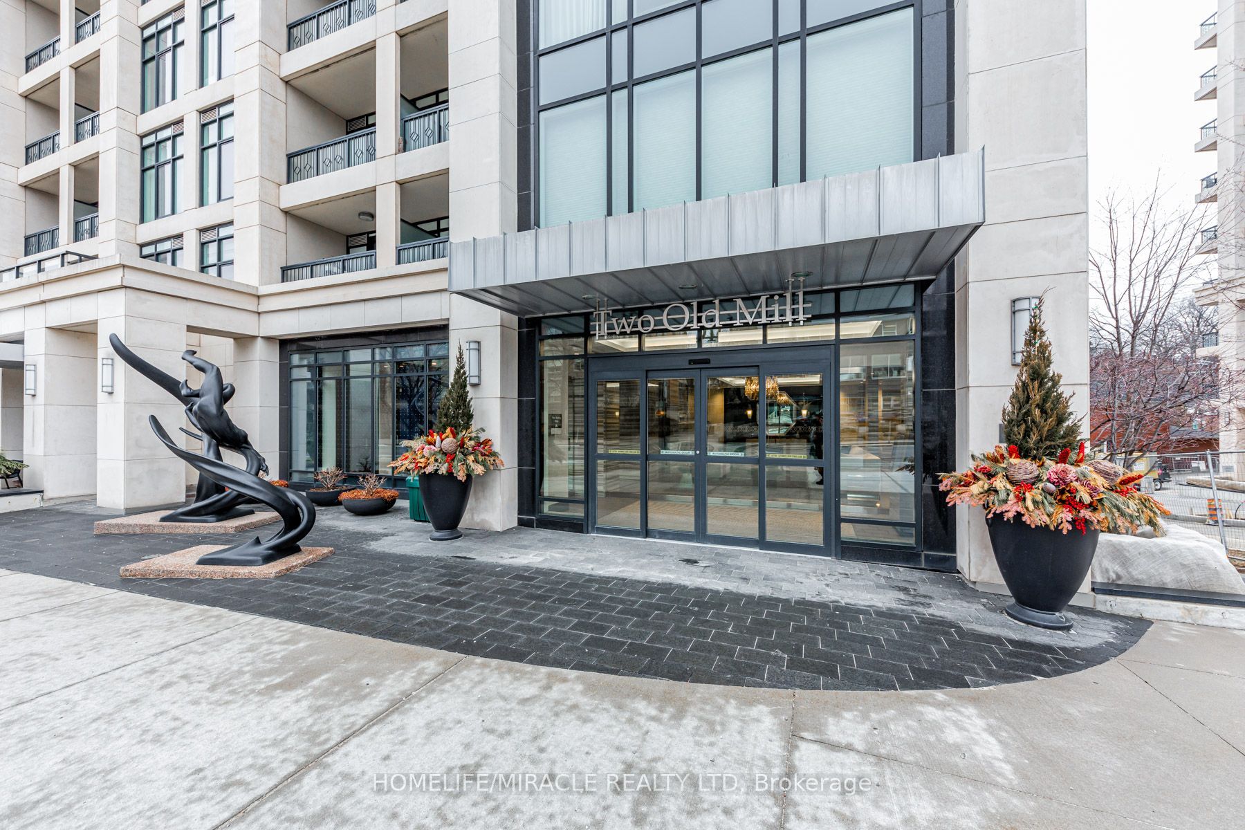 2 Old Mill Drive 428, Toronto, ON M6S 0A2