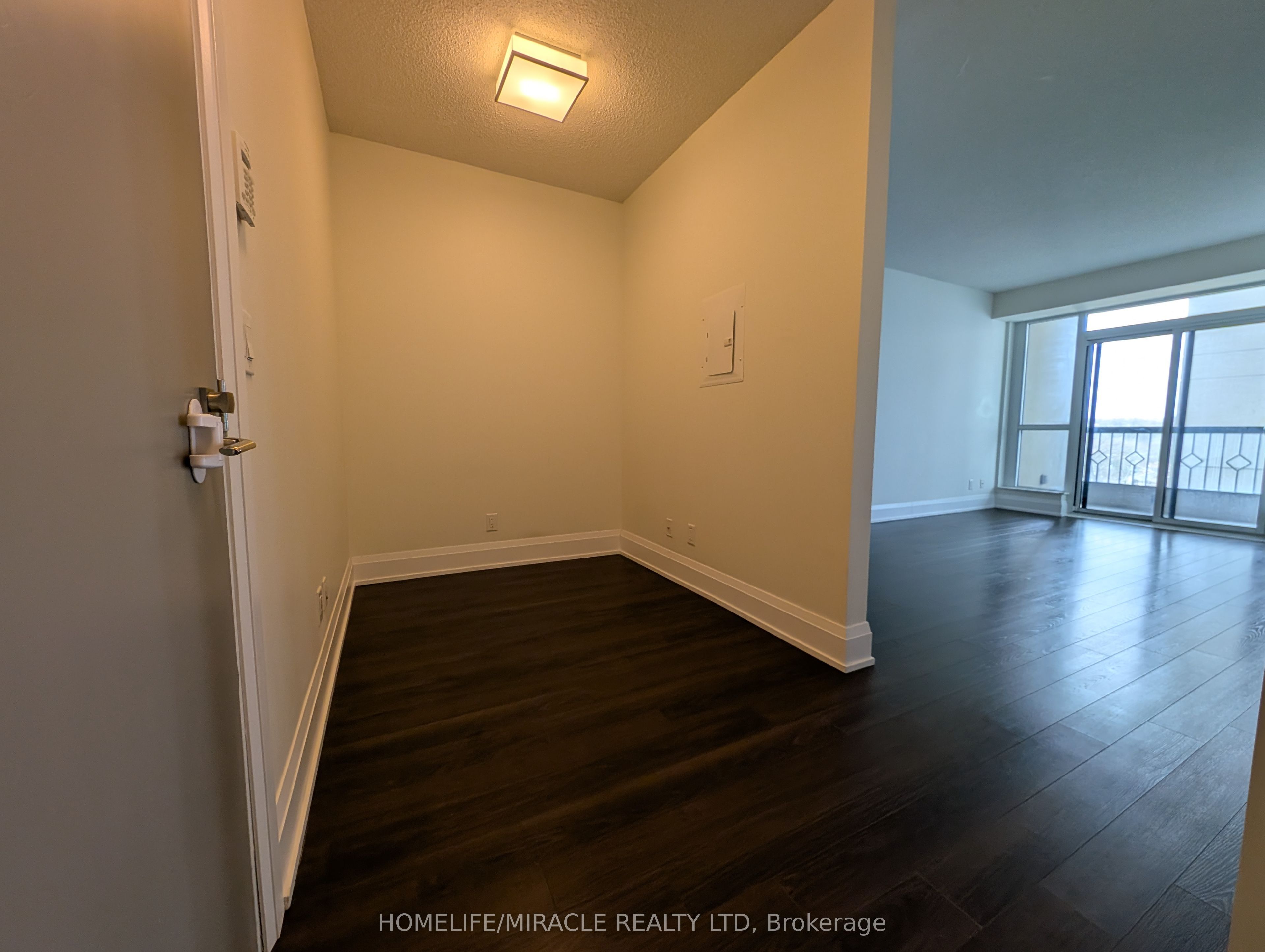 2 Old Mill Drive 428, Toronto, ON M6S 0A2 photo 5