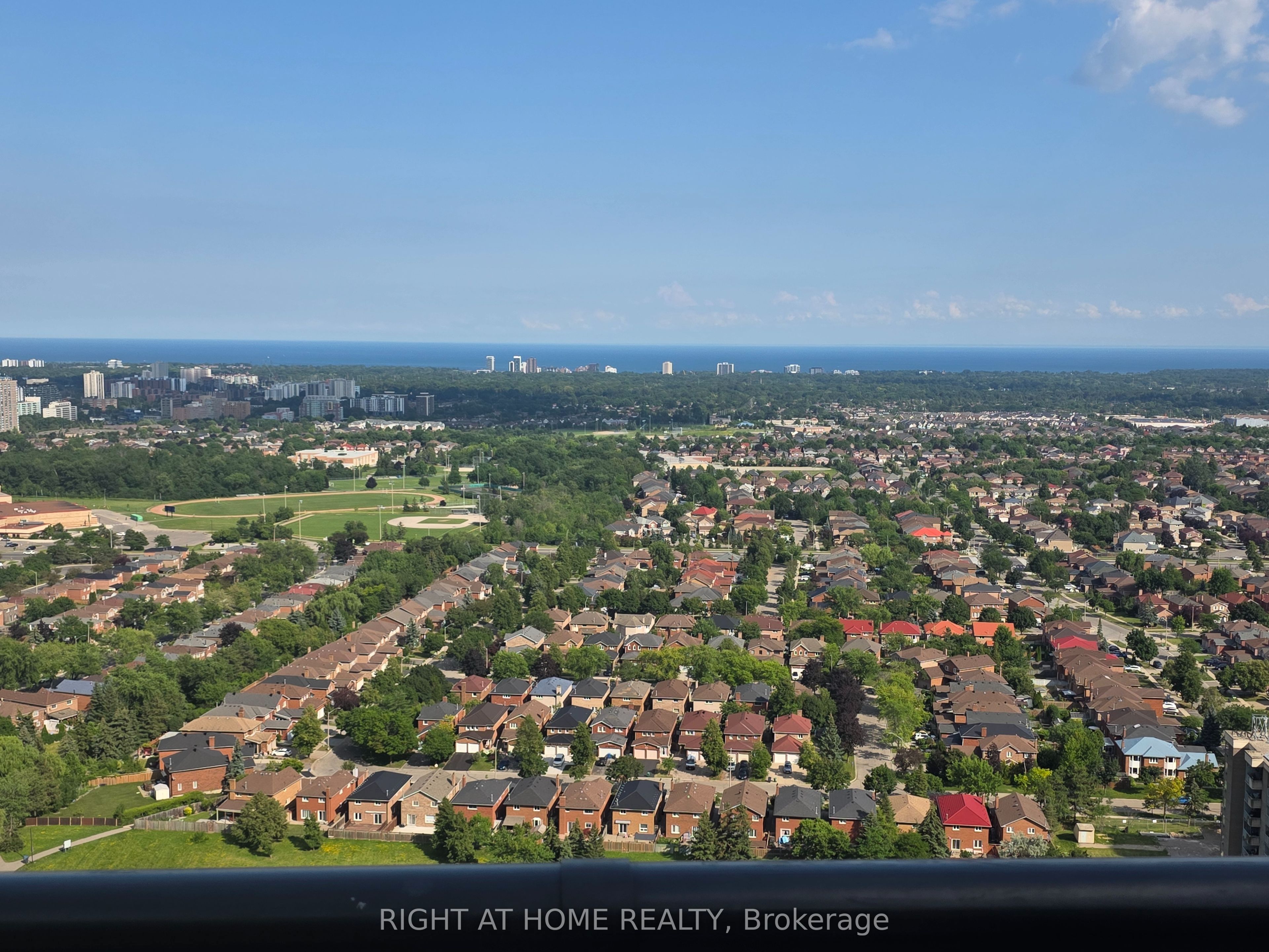 448 Burnhamthorpe Road W 2908, Mississauga, ON L5B 0R4 photo 4