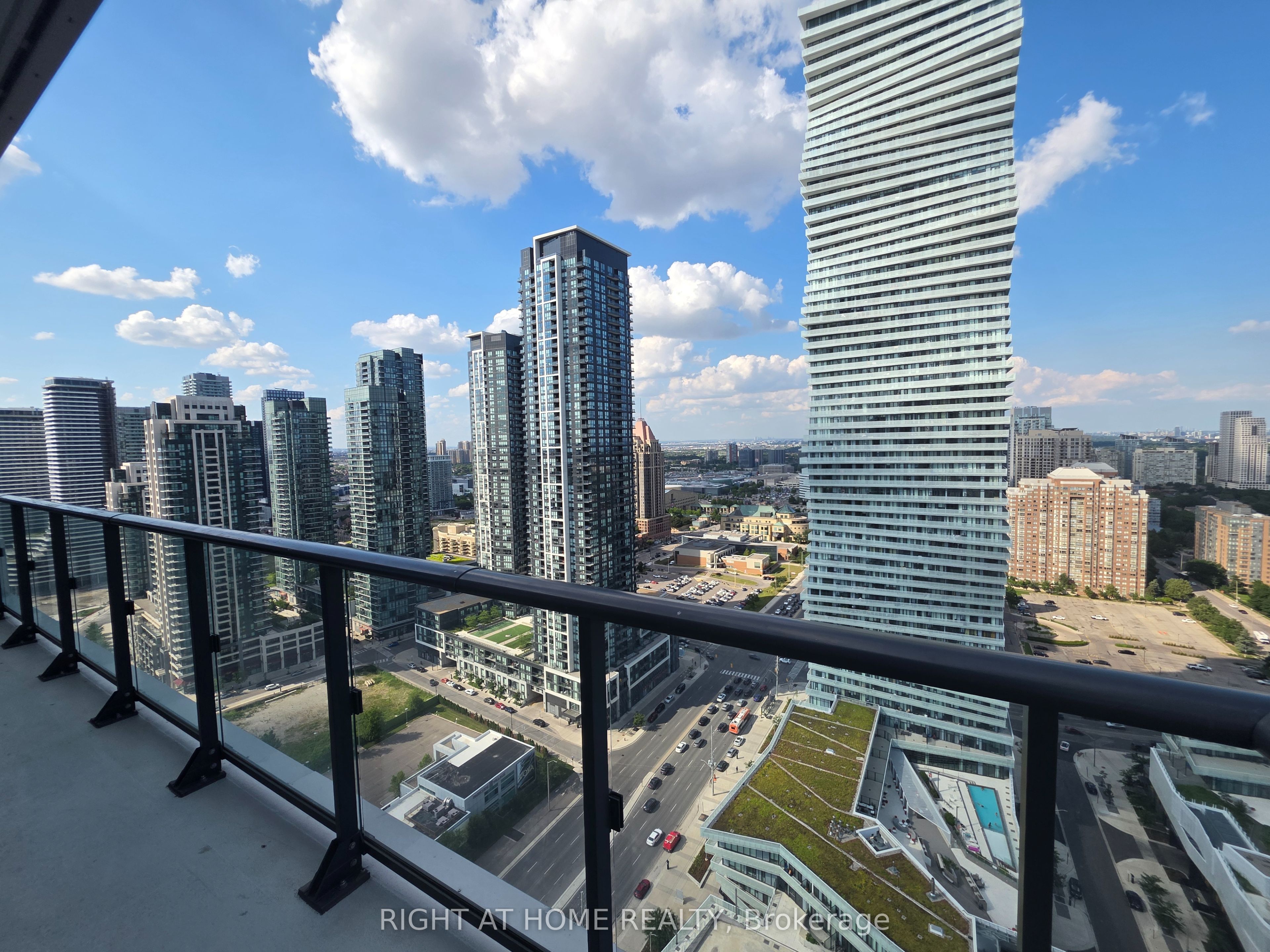 448 Burnhamthorpe Road W 2908, Mississauga, ON L5B 0R4 photo 5
