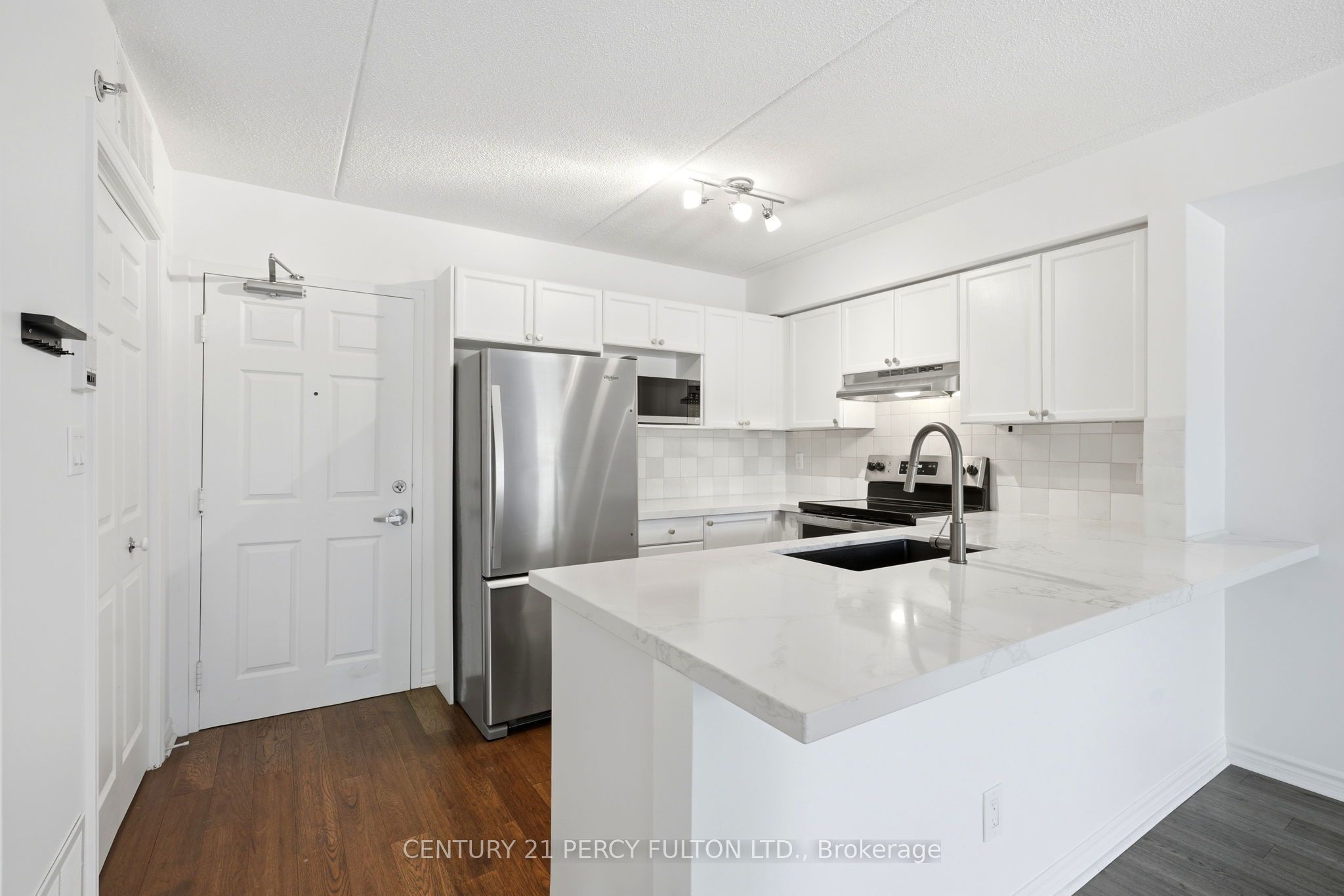 1480 Bishops Gate 203, Oakville, ON L6M 4N4 photo 3